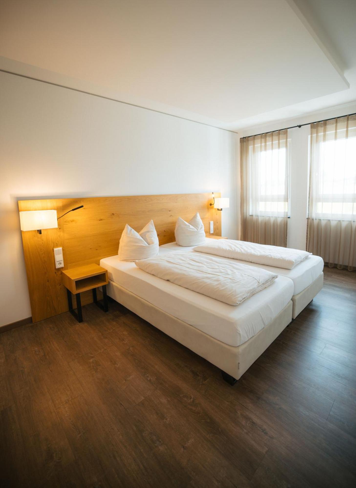 Hotel Poellners 20 Min Von Muenchen Hbf Petershausen 外观 照片