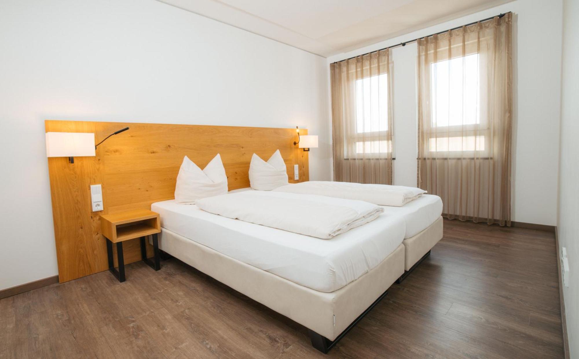 Hotel Poellners 20 Min Von Muenchen Hbf Petershausen 外观 照片
